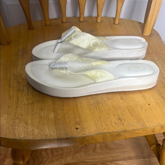 Coach White and Tan Flip Flops - Picture 2 of 6